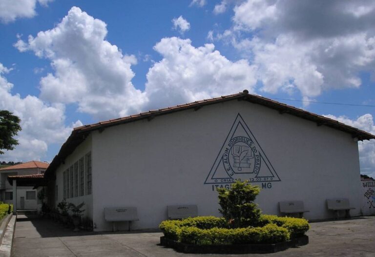 Escola Estadual Alvim R. do Prado 768x527